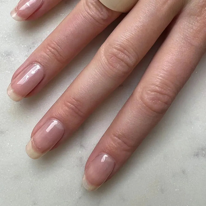 Mise en situation ongles en gel transparent