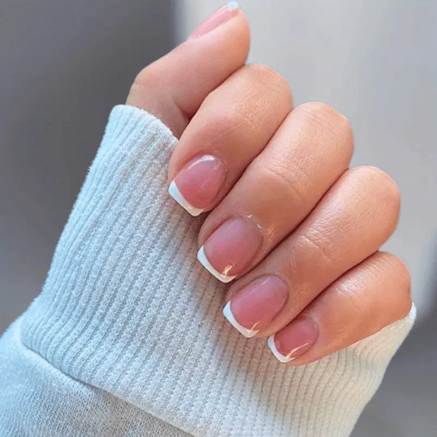 Ongles en gel rose french blanc