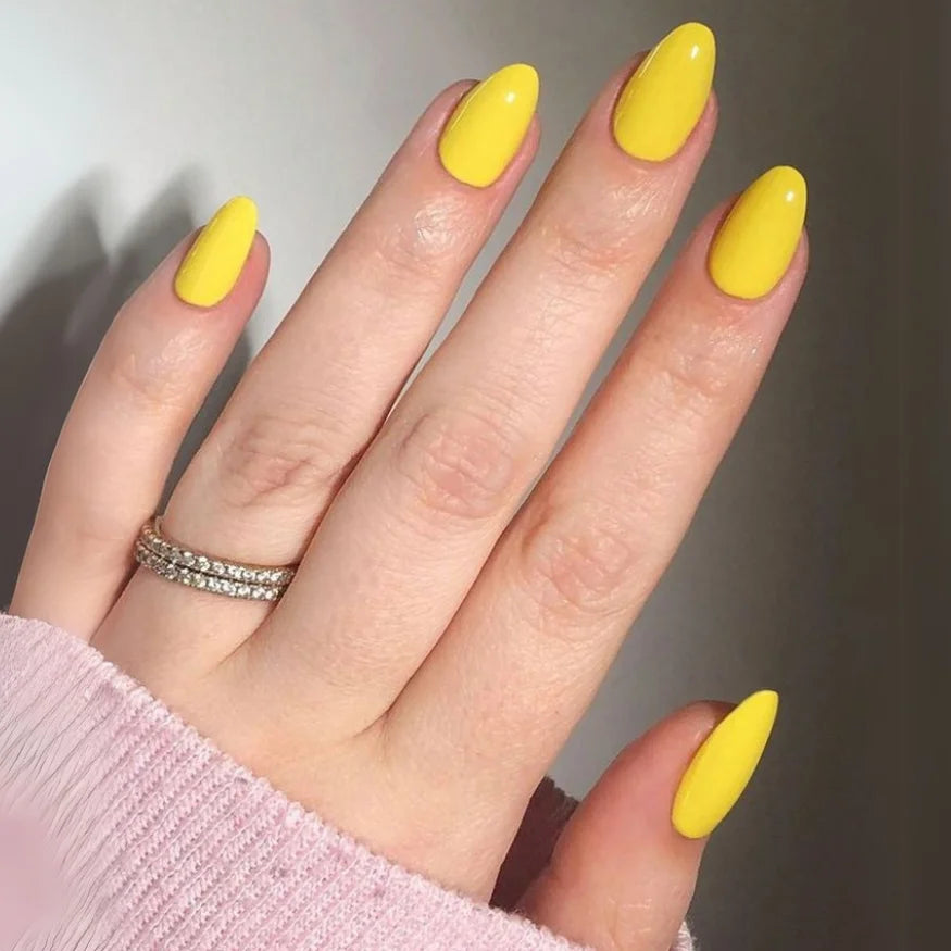 Ongles en gel jaune