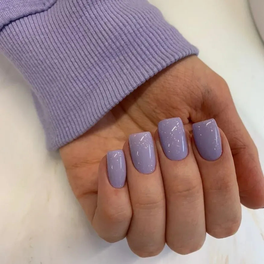 Ongles en gel mauve